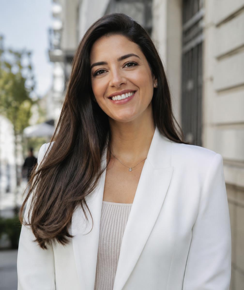 Pollyane Caldeira sorrindo
